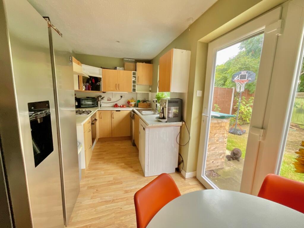 111 Lincoln Way, Daventry, NN11 4SU - View 3