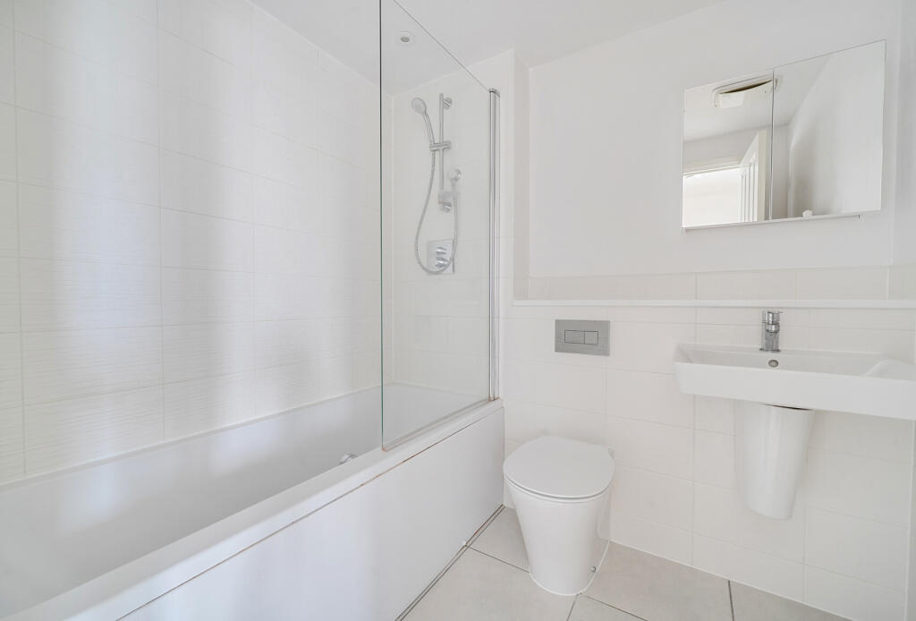 House in Cheltenham, Prestbury Chase, Prestbury - More