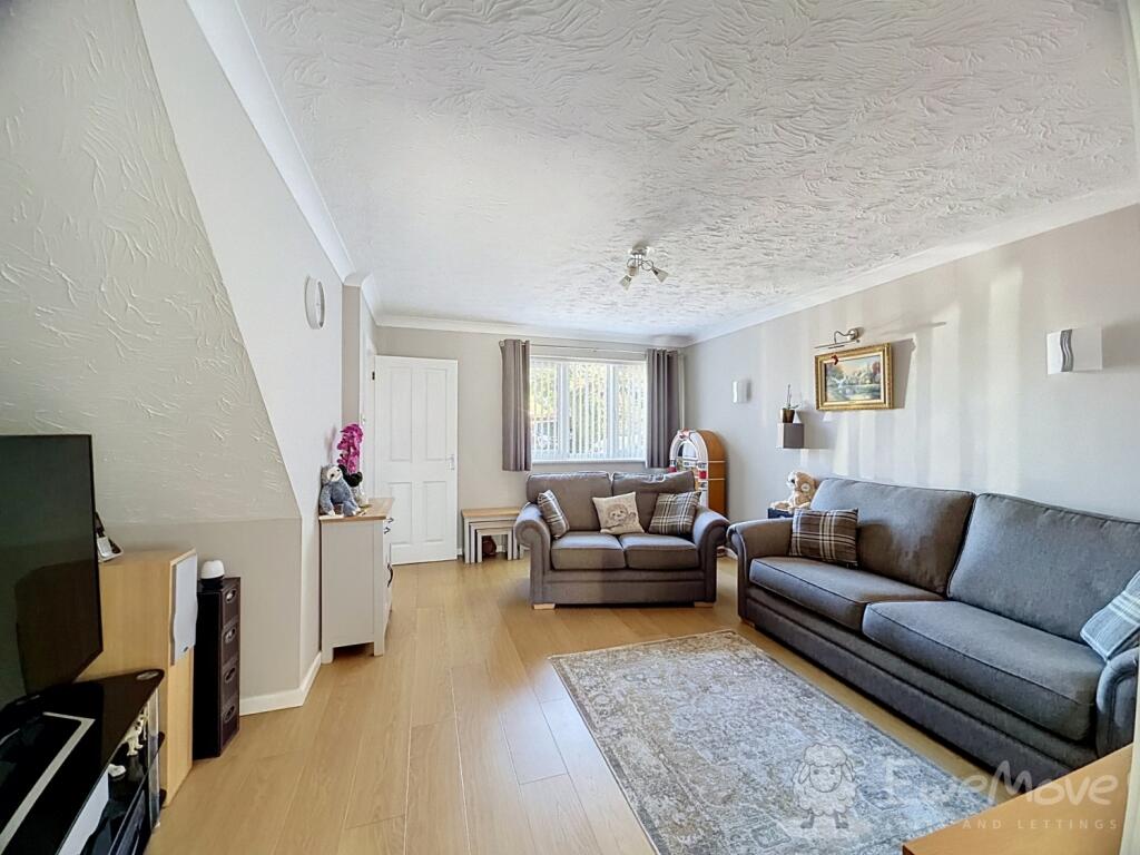 House in Worcester, Lyppard Grange, Blackpole - View 4