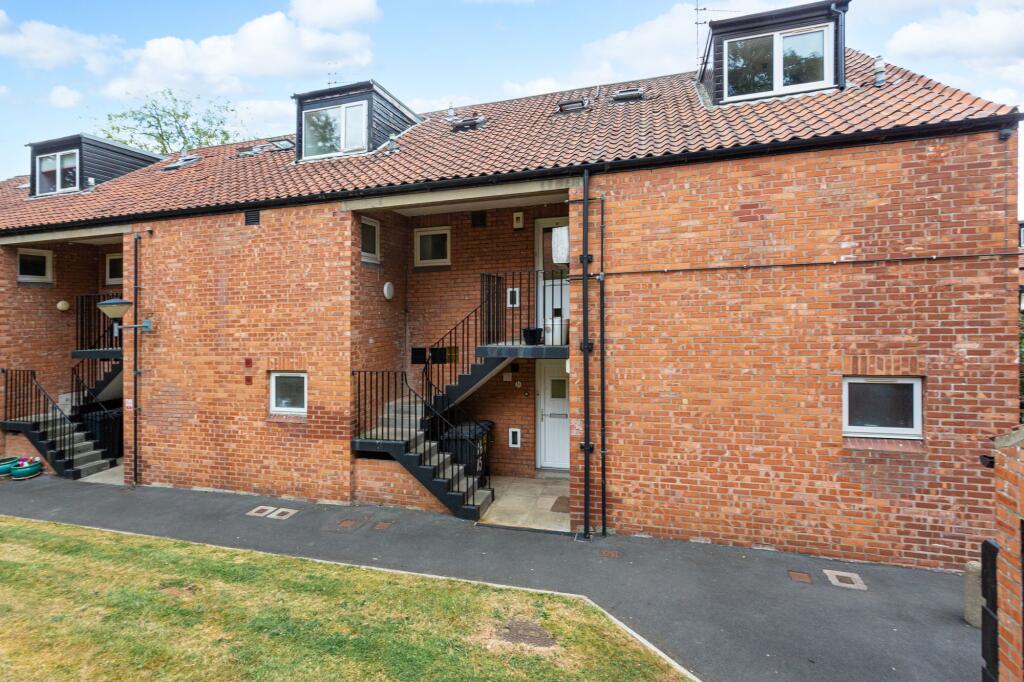 Apartment in York - More