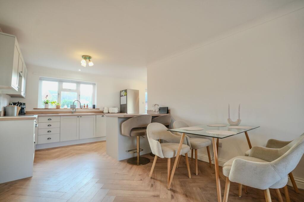 Woodfield Road, Holt, NR25 photo 3
