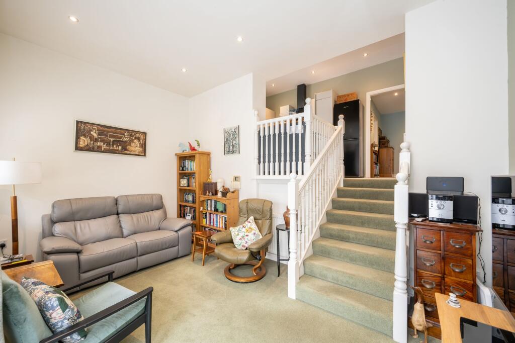Apartment in Preston - View 5