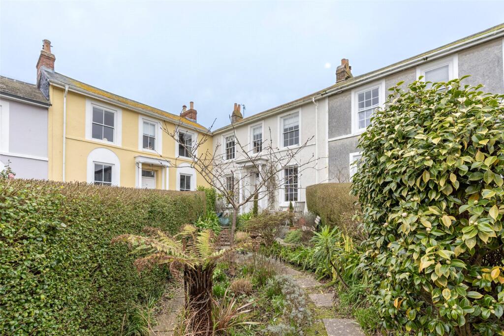 4/5 bedroom house for sale Regents Square great location popular area