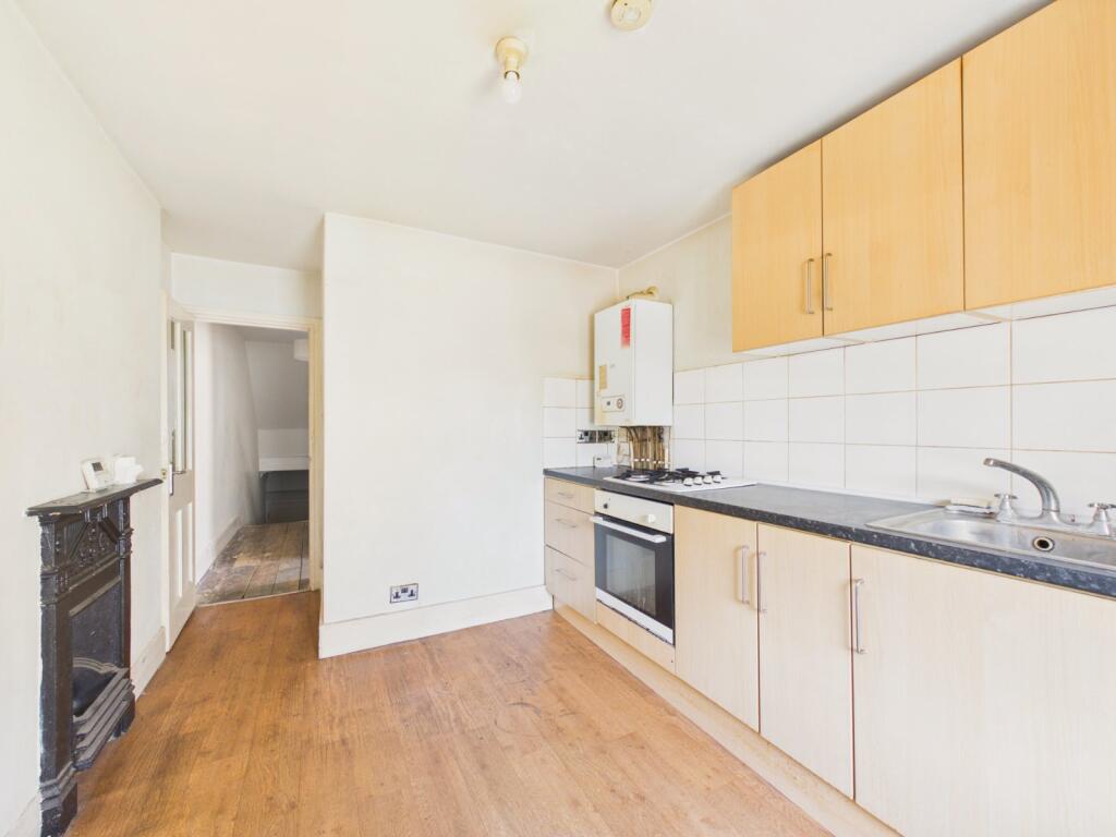 Apartment in Canterbury - View 3