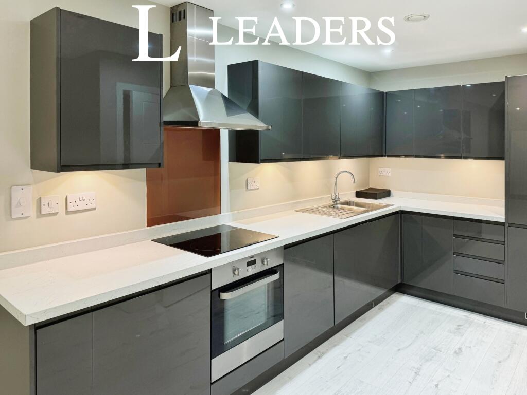 Main image of property: Victoria Avenue, Southend-on-Sea, Essex, SS2