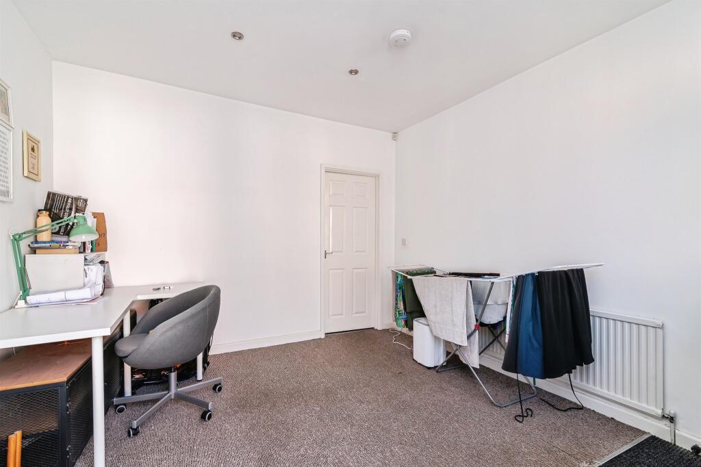House in Nottingham, Old Basford - View 4