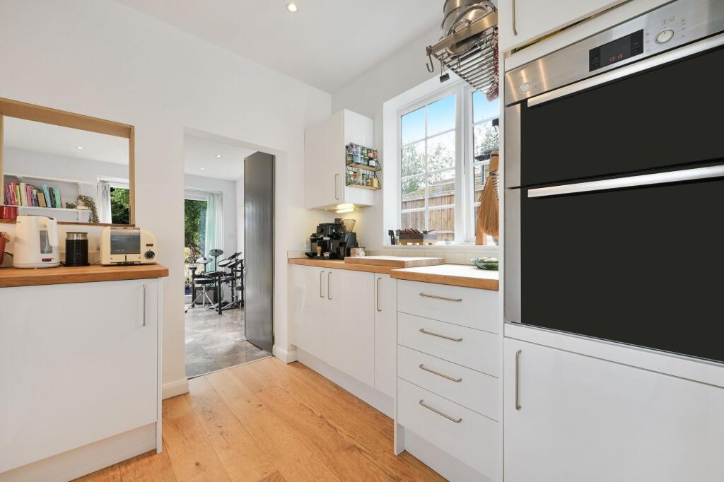 House in Kingston upon Thames - View 4