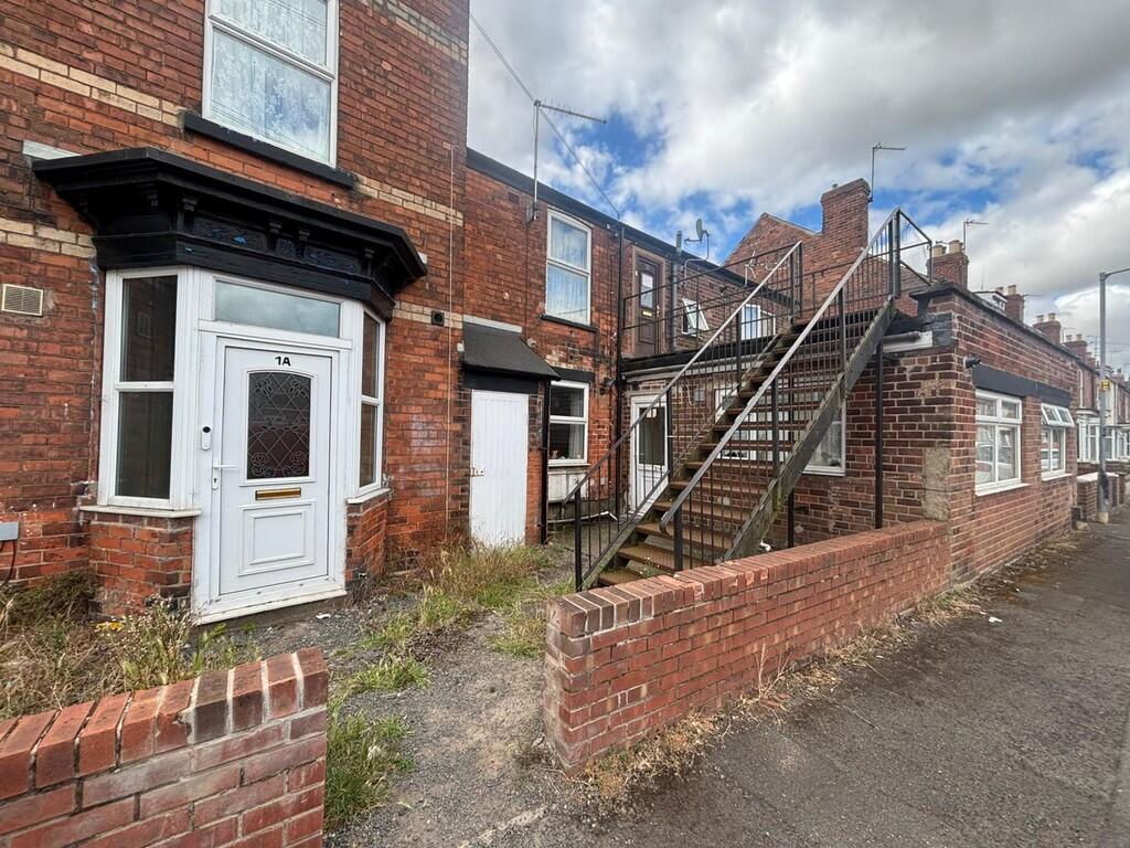 5-bed terraced on Cromwell Street, Gainsborough, £155,000