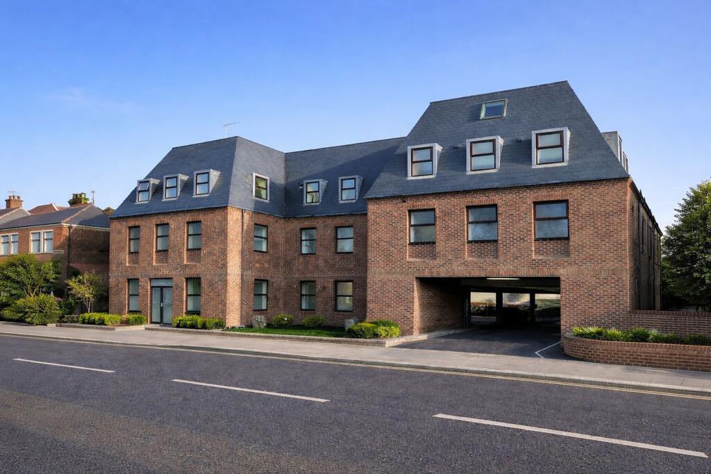 Main image of property: London Road, High Wycombe, Buckinghamshire, HP11