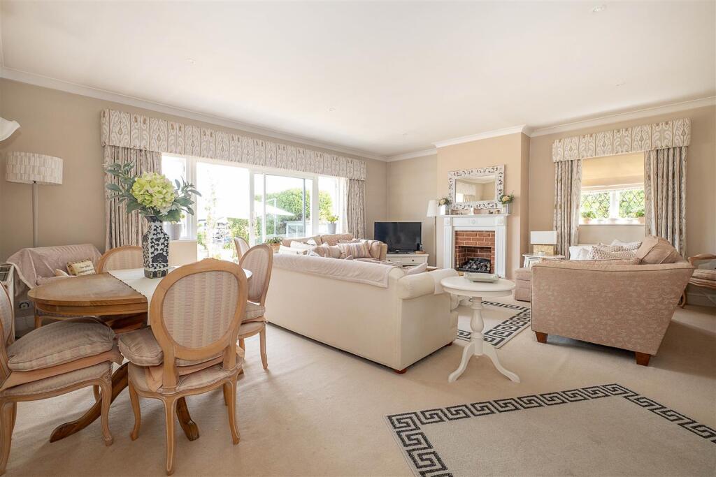 House in Elmbridge, Long Ditton - View 6