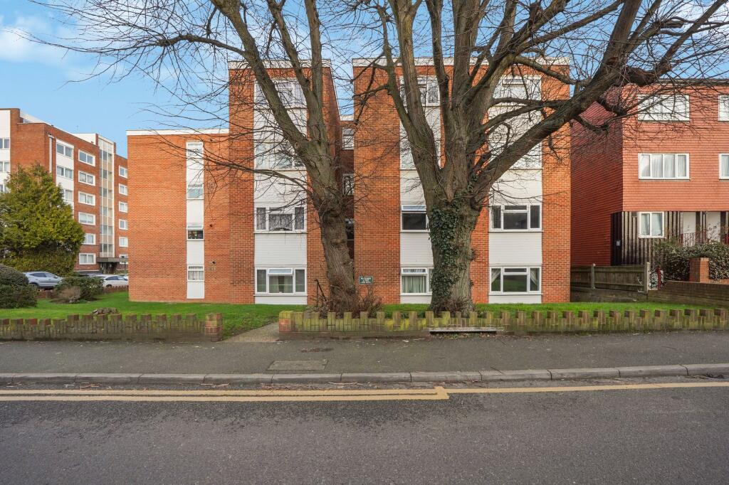 Apartment in Sutton