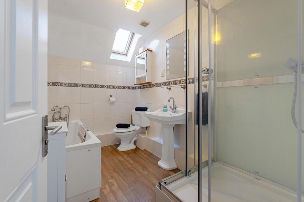 Additional image 30 of Bucknalls Drive, Bricket Wood, AL2