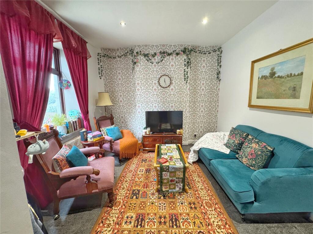 House in Oldham - View 2