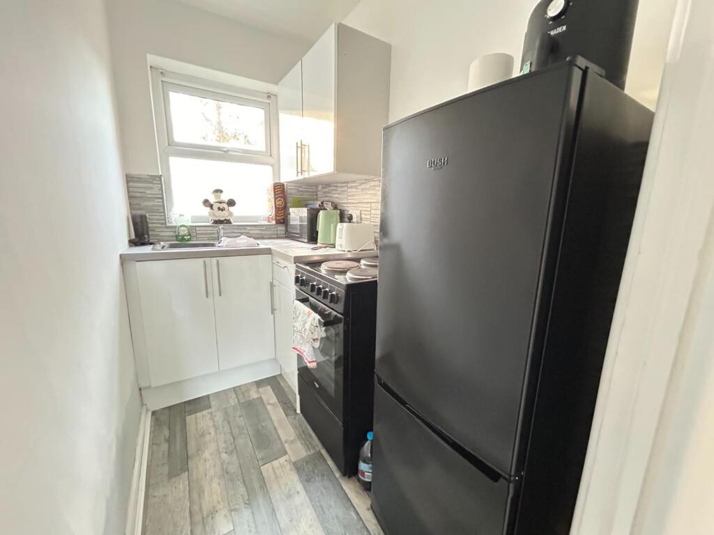 Apartment in Stockport - View 3