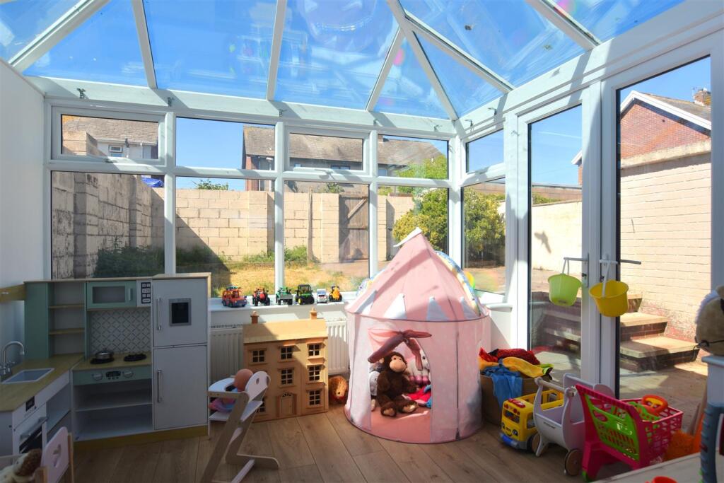 Windrush Crescent, Walney, Barrow-In-Furness photo 4