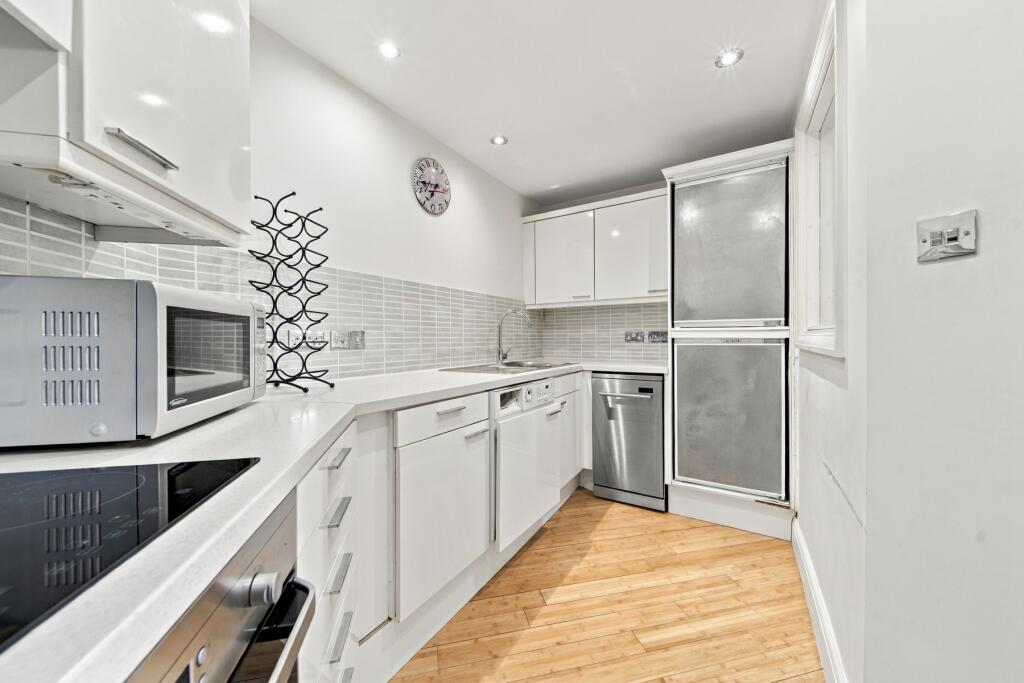 Apartment in London - View 5