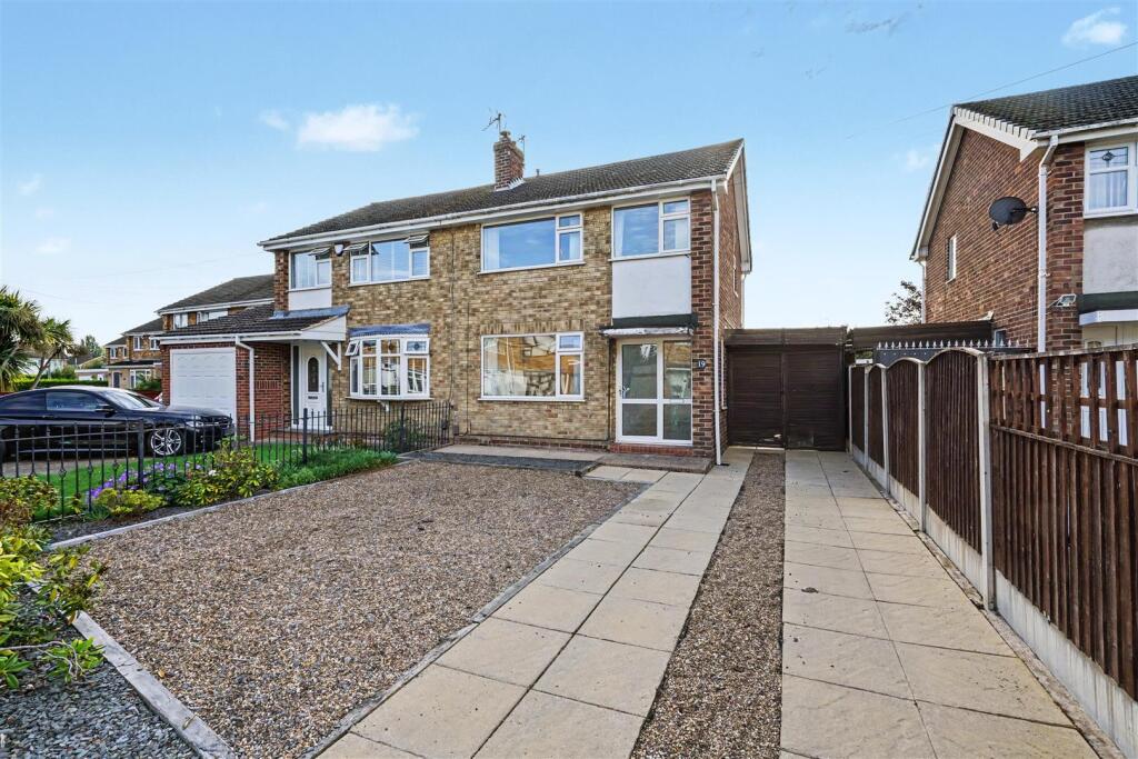 3-bed semi-detached on Kennedy Avenue, Sawley, £230,000