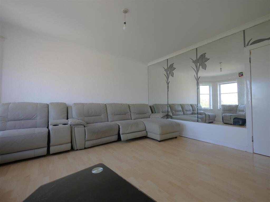 Apartment in Glasgow - View 3