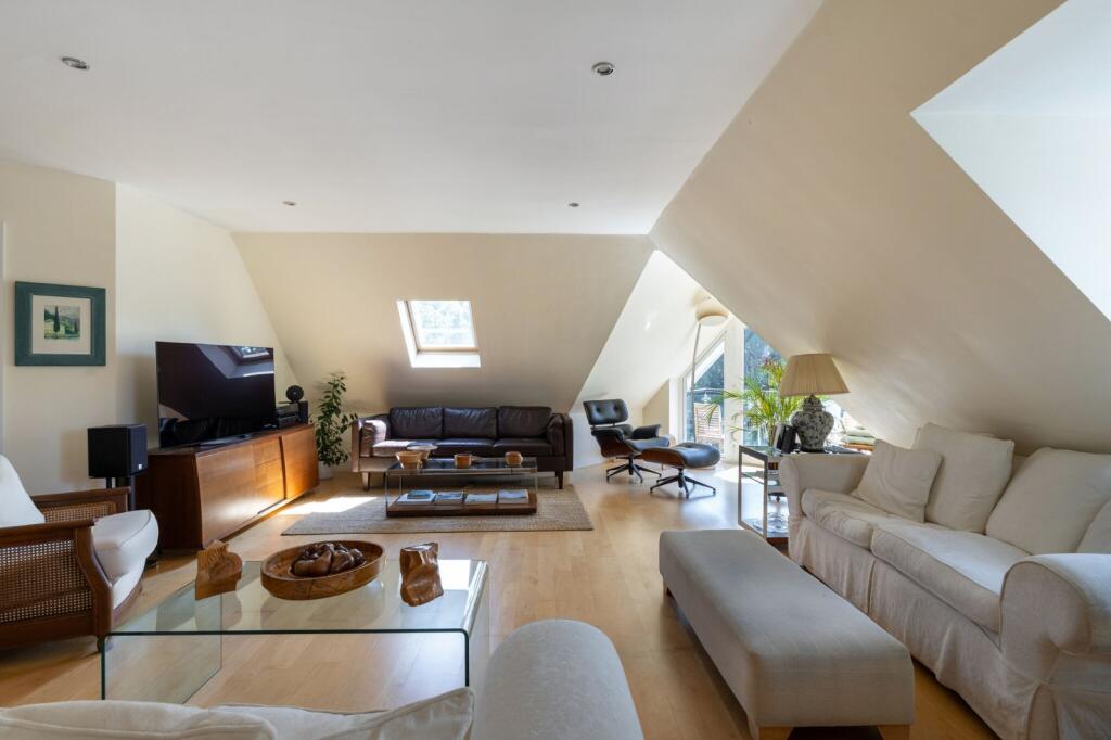 Apartment in Slough - View 4