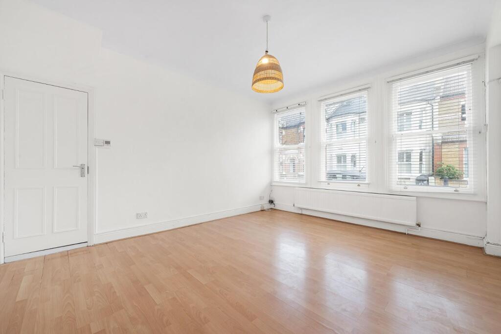 Apartment in London - View 3