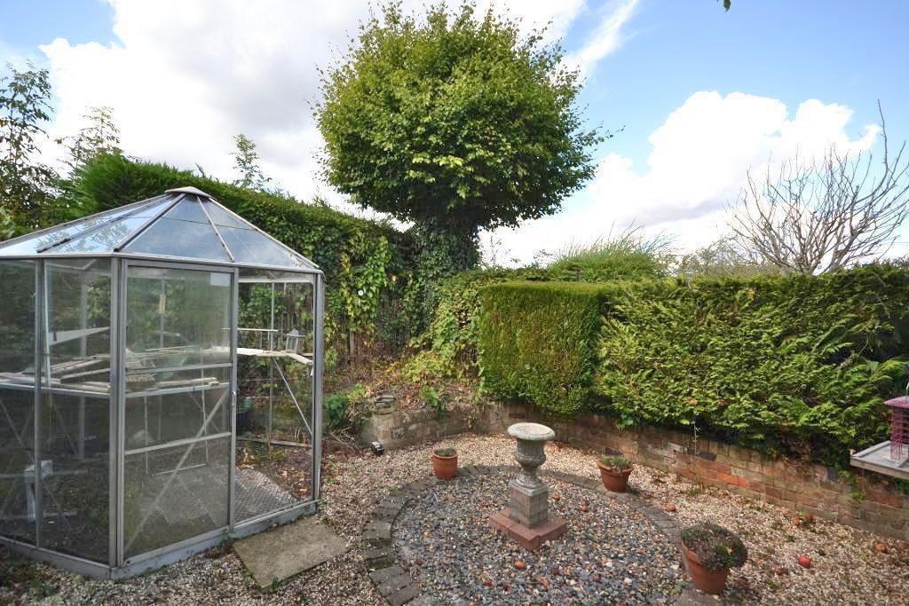 Thornborough Road, Nash, Milton Keynes, Buckinghamshire, MK17 0ET photo 5