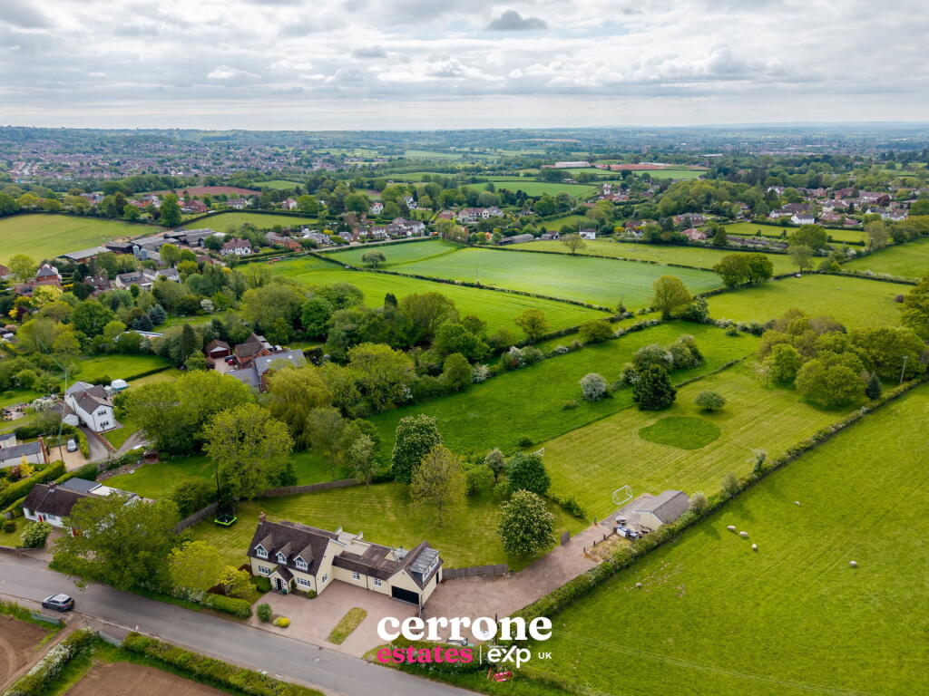 House in Bromsgrove, Belbroughton - View 2