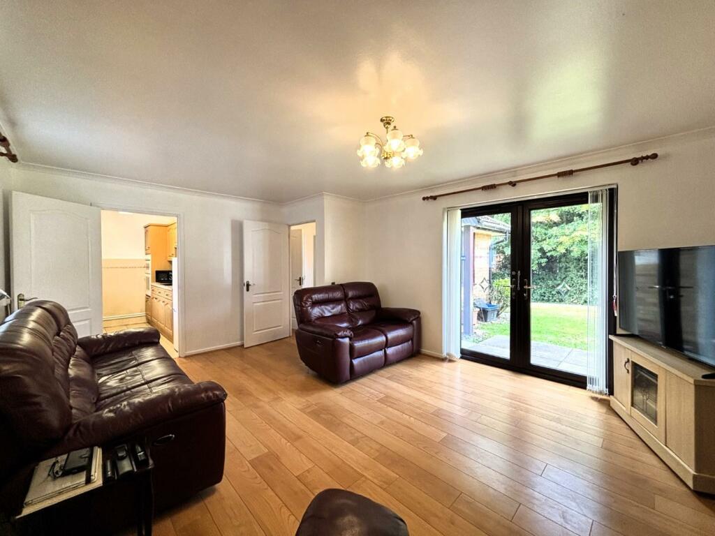 Bradman Way, Stevenage photo 3