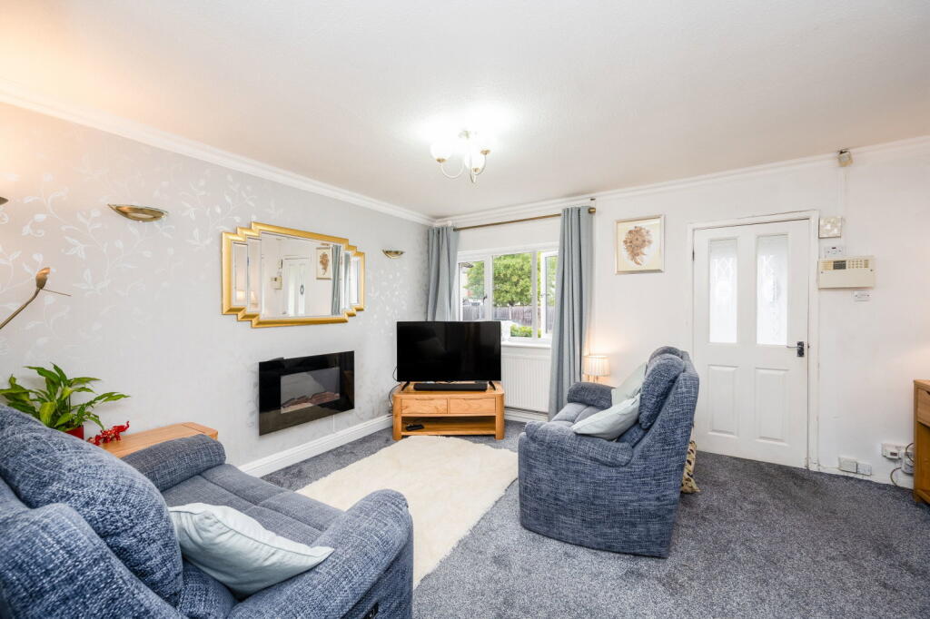 House in Salford, Boothstown - More