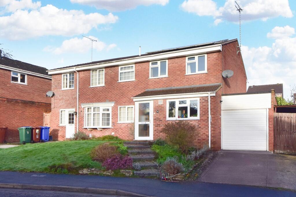 Main image of property: Hillside Close, Banbury, OX16