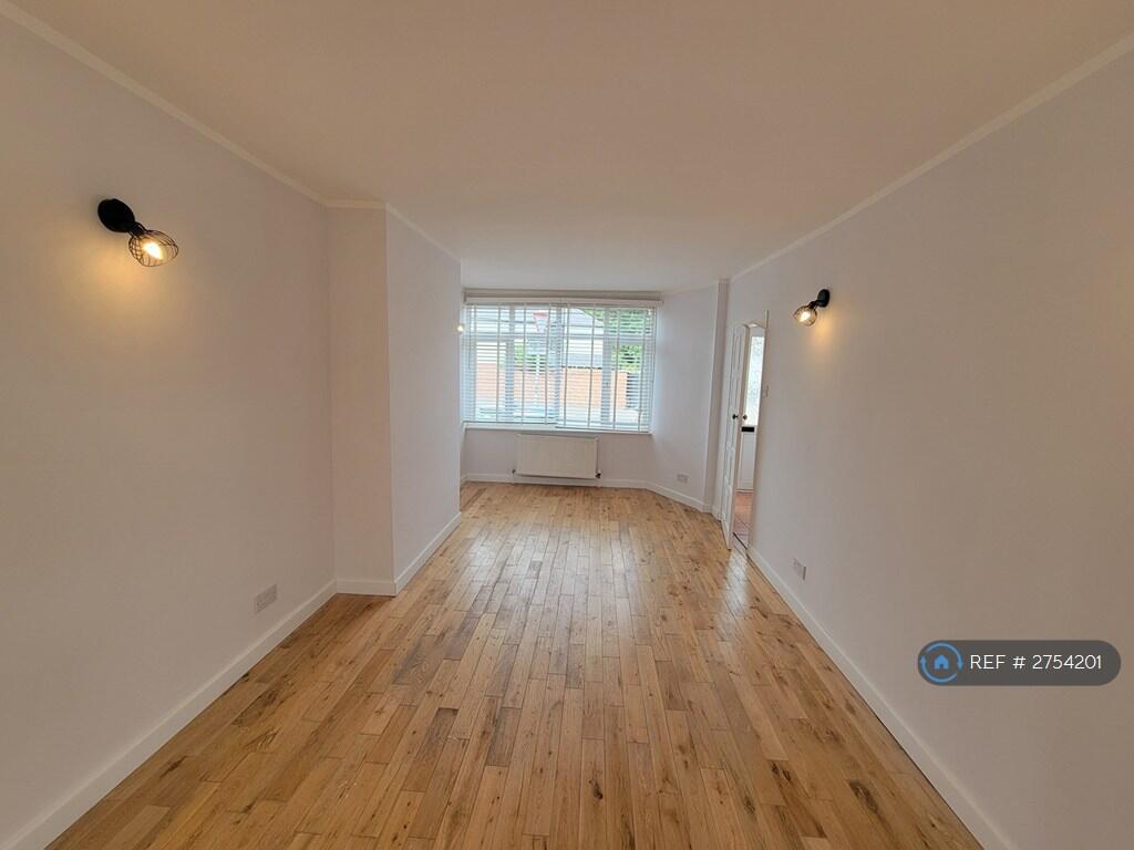 House in Dartford - View 2