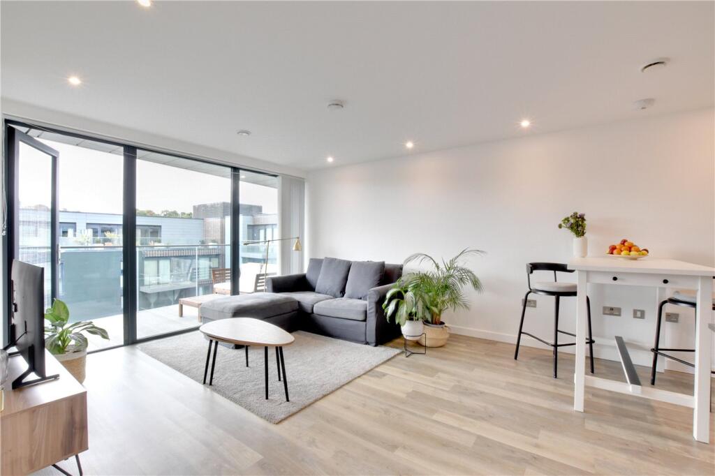 Main image of property: Hawthorne Crescent, London, SE10