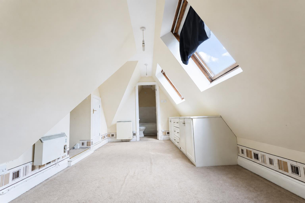 House in Gillingham, Medway - View 5