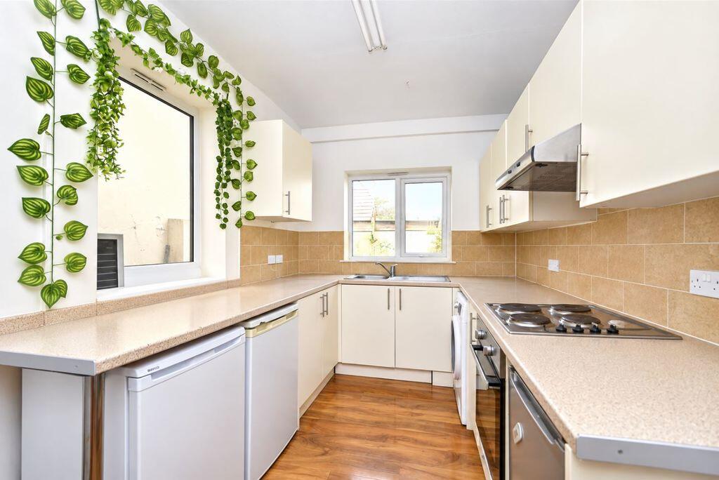 Latimer Road, Eastbourne, BN22 photo 2