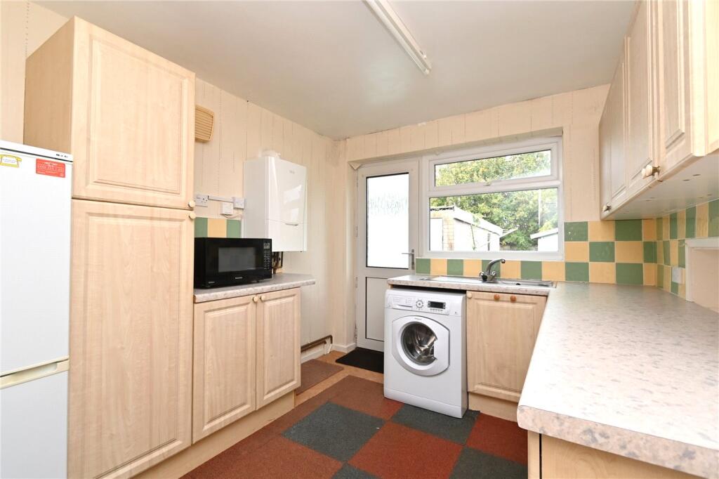 Denham Drive, Basingstoke, Hampshire, RG22 photo 2