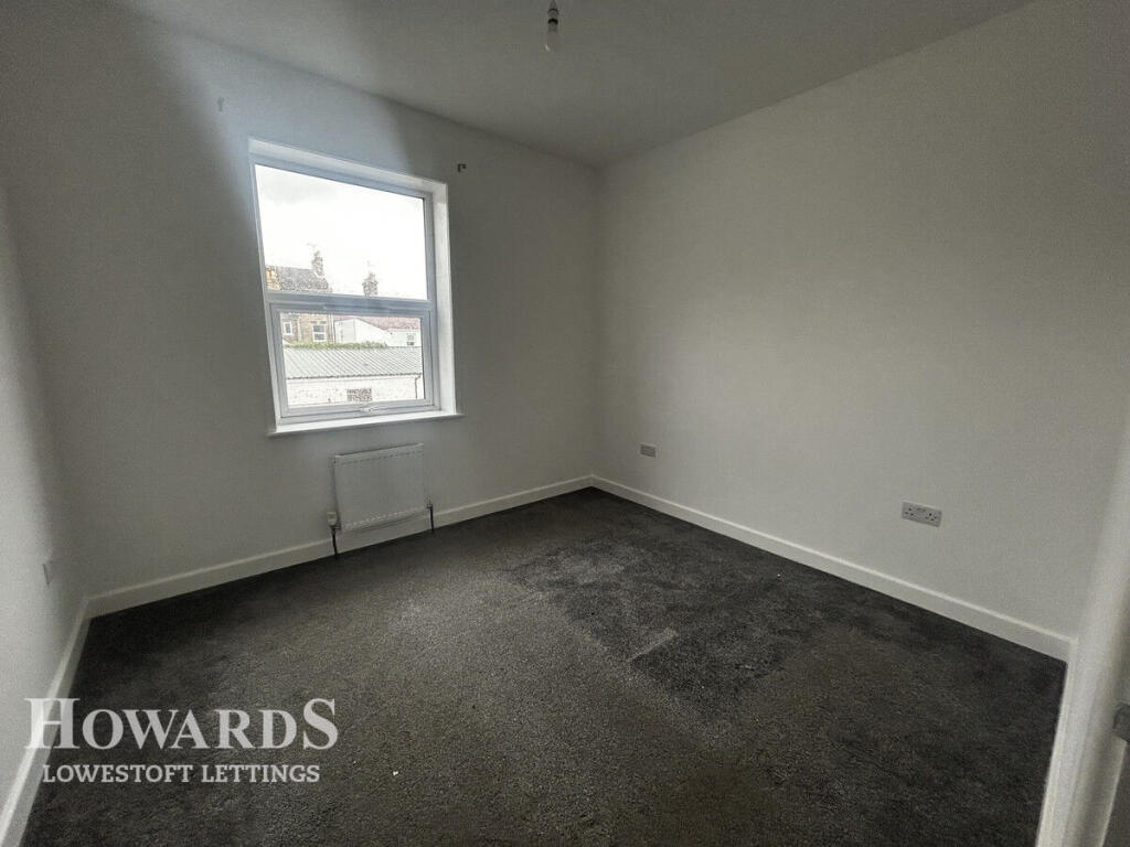 House in East Suffolk, Lowestoft - More
