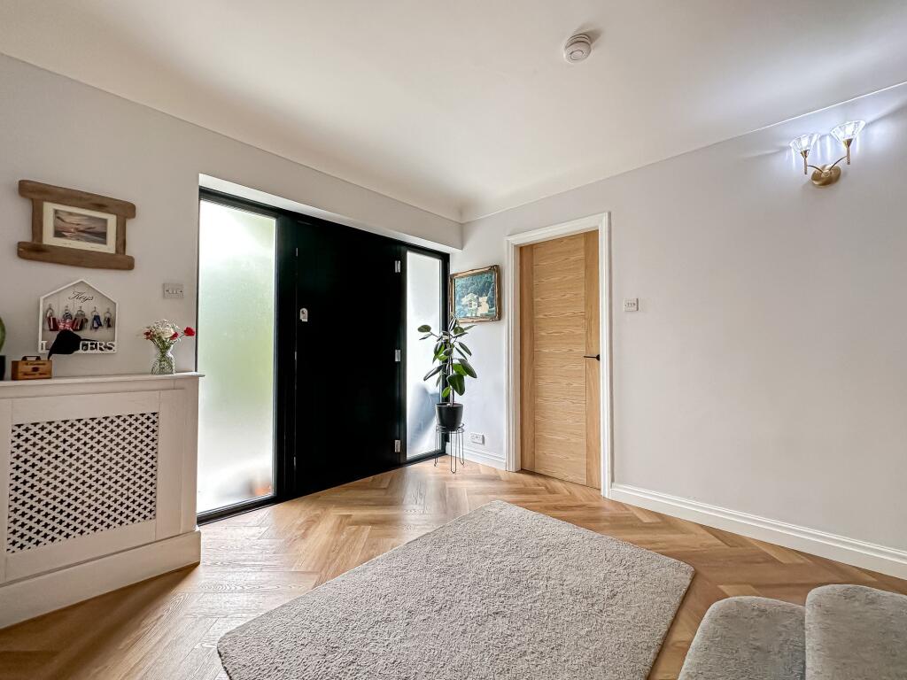 House in Wirral, Liverpool City Region - View 5