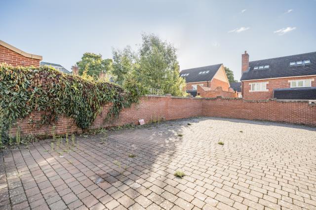 Eaker Street, High Wycombe photo 3