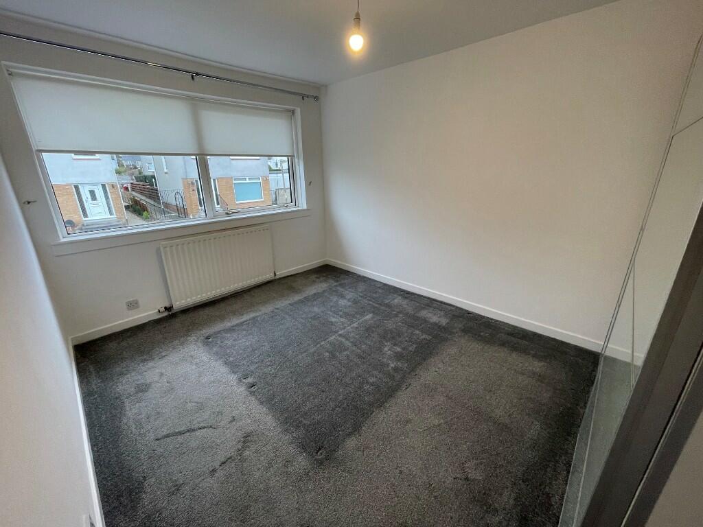 House in Glasgow, Mains Estate, Milngavie - More