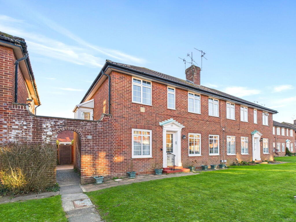 Main image of property: Gaisford Close, Worthing, BN14 7HX