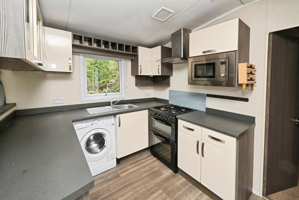 House in North Kesteven, Dogdyke - More