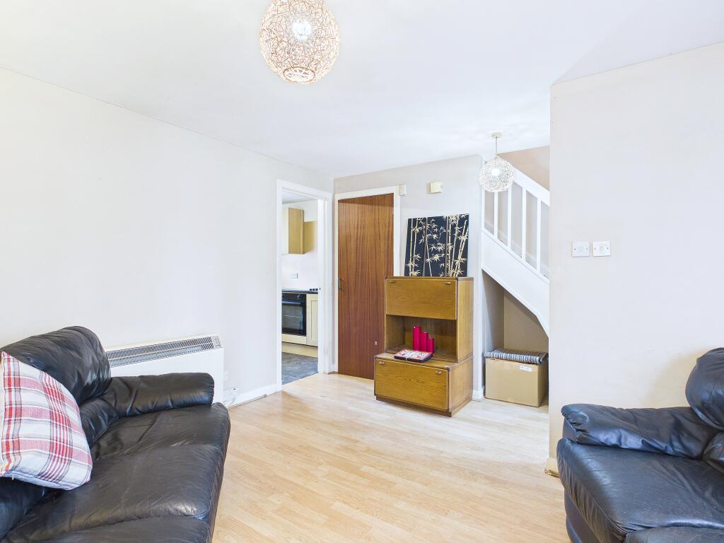 House in Aviemore, Dalfaber Neighbourhood Centre, Highland - More