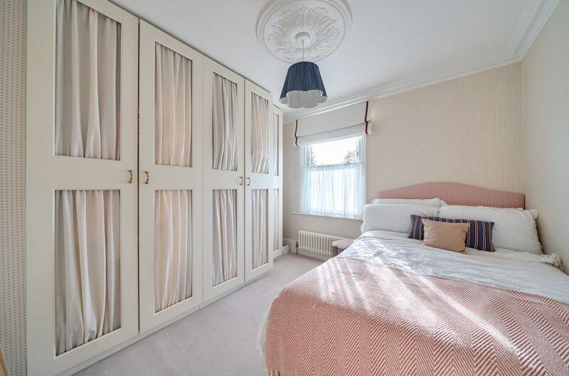 House in London - View 6