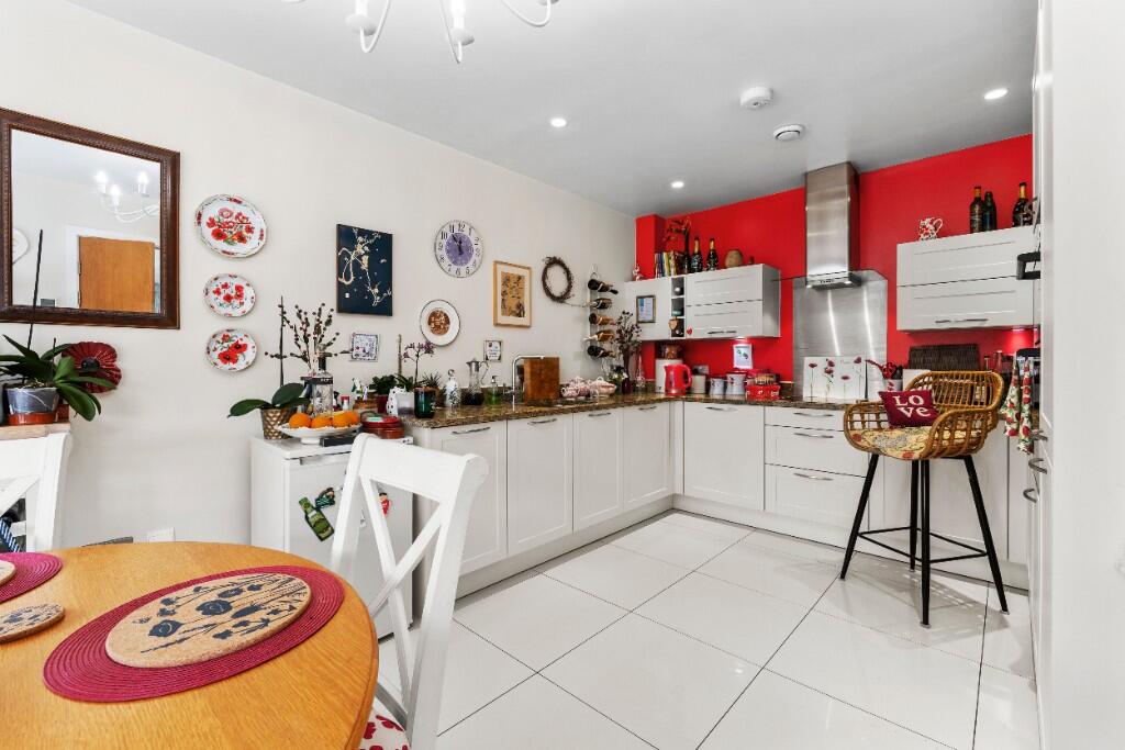 Shelley House, Durrants Drive, Durrants Village, Faygate, West Sussex RH12 4AG - More