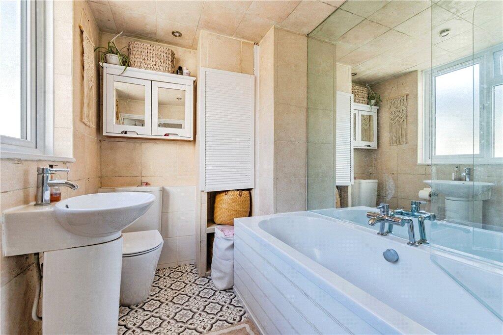 House in Croydon - View 5