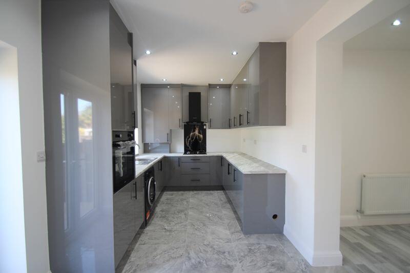 House in Harrow - View 4