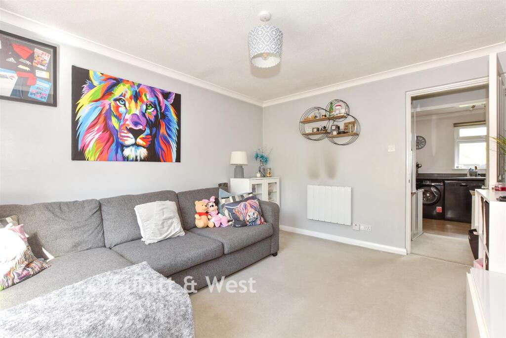 Apartment in Horsham, North Heath, North Horsham - More
