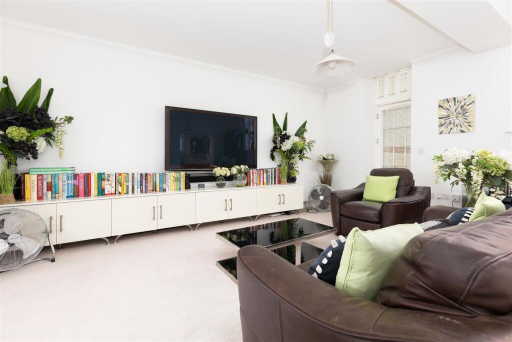 House in Fairfield, Central Bedfordshire - View 5