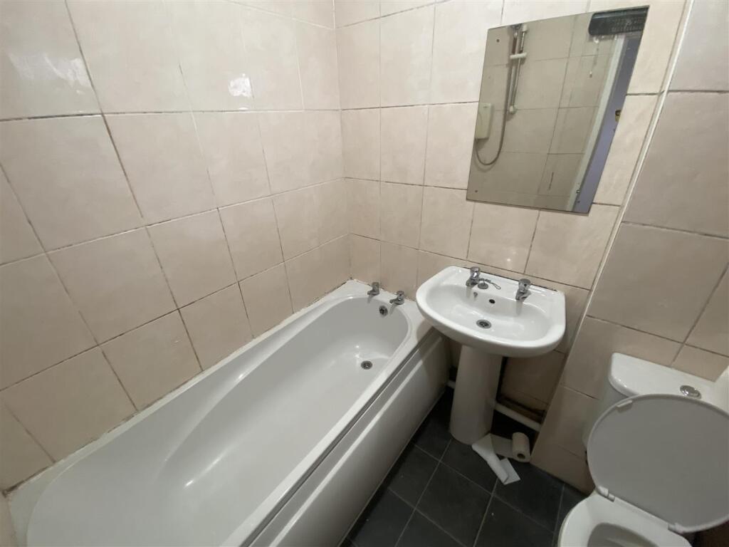 Kearsley Close, Seaton Delaval, Whitley Bay photo 4