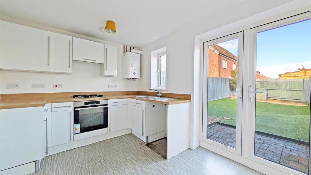 Heathfield Gardens - Bathpool photo 2