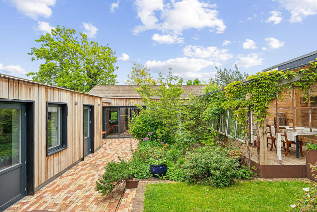 House in London, Willesden Green, Harlesden - View 4